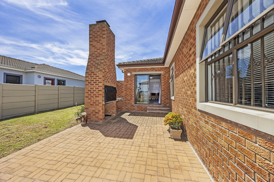 3 Bedroom Property for Sale in Jakarandas Western Cape